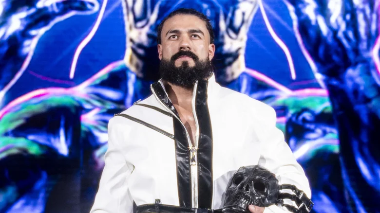 تقارير تكشف أن رحيل أندرادي من إتحاد WWE تأديبيا لإفعاله الغير منضبطه