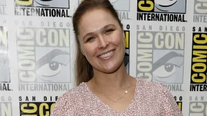 من خلف الكواليس محدثات جارية بين إتحاد AEW وروندا روزى