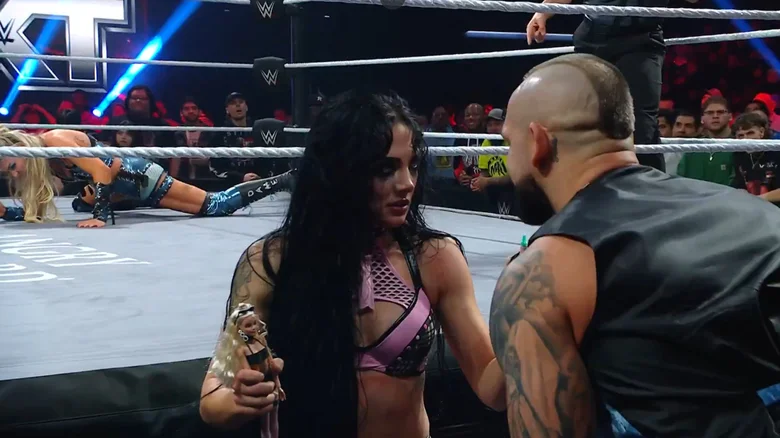 إيزي دايم تهزم تاتوم باكسلي بعد تدخل مفاجئ