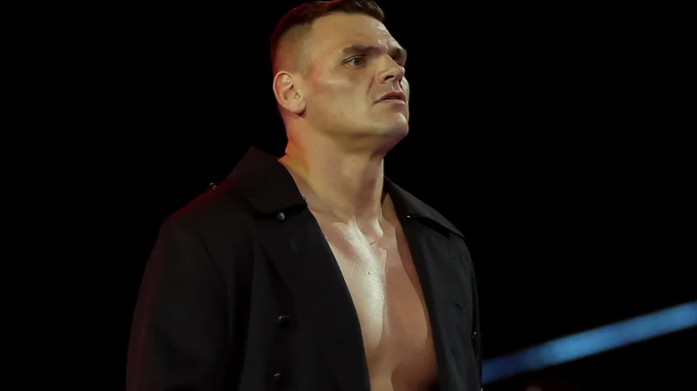 غونتر يوضح الفروق بين مواجهتي اعتزال جون سينا وغولدبيرغ داخل اتحاد المصارعة