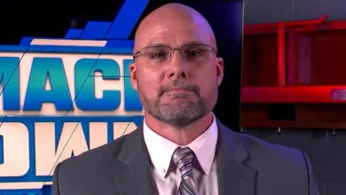 عبارة غامضة من آدم بيرس تشعل الجدل قبل عرض الرو الليلة وتلميحات لعودة أهم النجوم