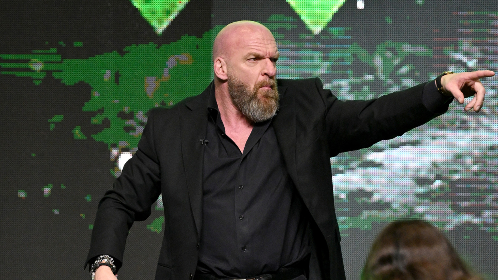 اجتماع طارئ داخل الاتحاد قبل راسلمينيا 42 ماذا يحدث خلف الكواليس ؟