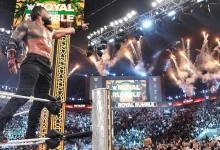 رومان رينز يحسم قراره ويختار خصمه في راسلمينيا 42 بعد مواجهة نارية مع سي إم بانك