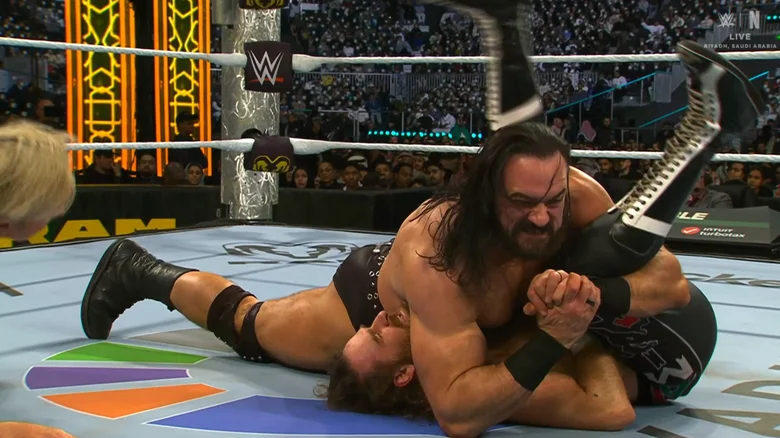 نتائج عرض الرويال رامبل 2026 Royal Rumble نزال البطولة العالمية بلا منازع