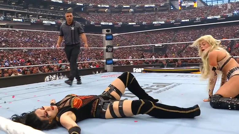 نتائج عرض راسلمينيا 42 WrestleMania الليلة الأولى بطولة الوزن الثقيل