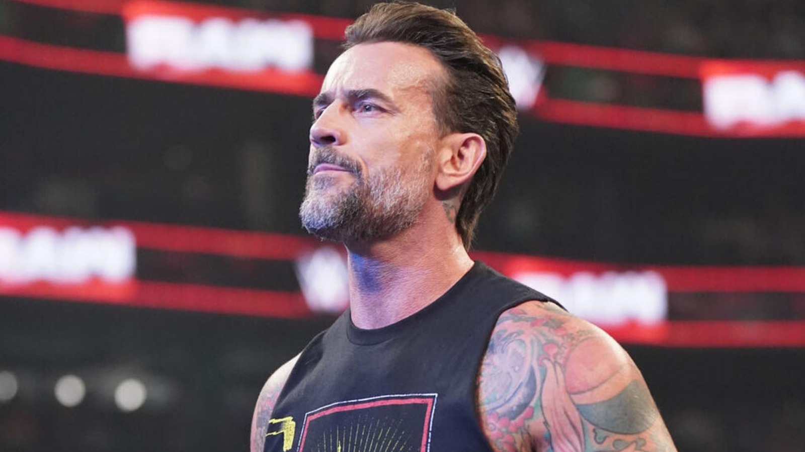 سي إم بانك يعود إلى WWE بتغيير مفاجئ في العلامة التجارية!