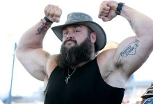 برون سترومان يكشف عن صراعه المرير مع WWE لترويج عبارته الشهيرة "تلقى هذه الأيدي"