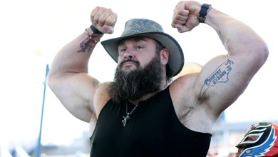 برون سترومان يكشف عن صراعه المرير مع WWE لترويج عبارته الشهيرة "تلقى هذه الأيدي"