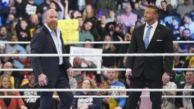 كواليس قرار WWE الجريء: لماذا بُثت الساعة الأولى من سماكداون بدون إعلانات؟