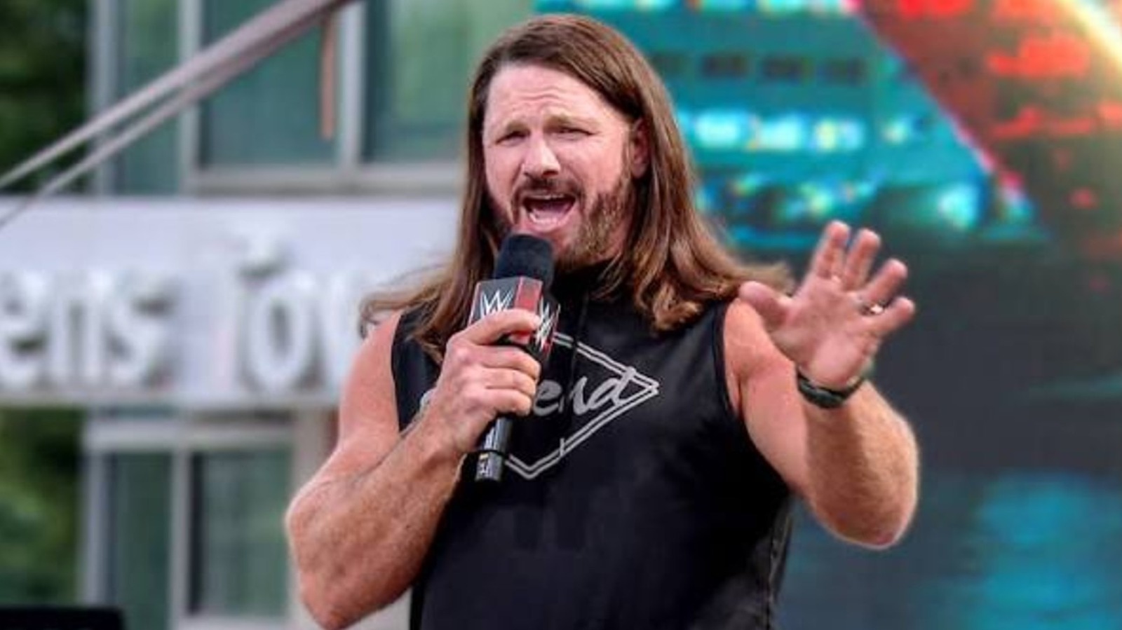 AJ ستايلز يحلم بـ راسلمينيا تاريخية ويدعو WWE للتوسع في سوق المصارعة اليابانية