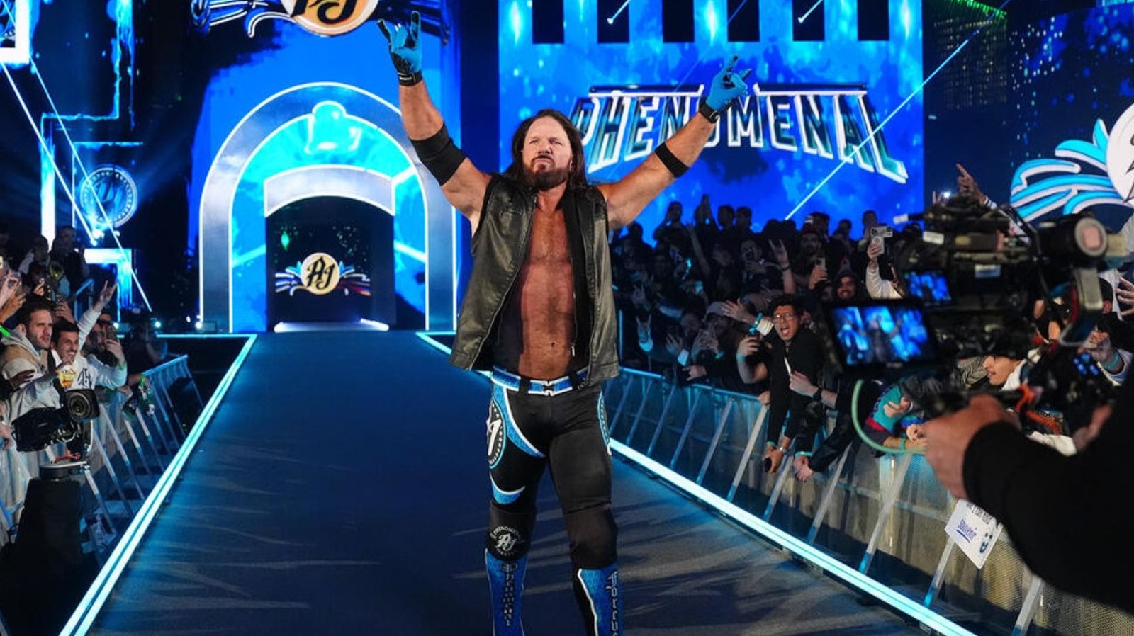 بعد رويال رامبل: إي جاي ستايلز يلمح لعودة محتملة ومستقبل عائلته في WWE