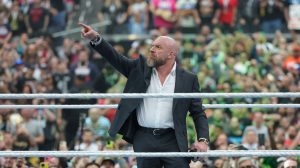صدام ناري في ساترداي نايت مين إيفنت: بايلي تواجه ليرا فالكيريا بعد أحداث رويال رامبل