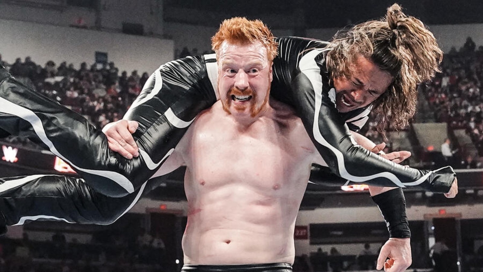 بوكر تي يعلق على رحيل شيمس من WWE: "الزمن تغير الآن!"