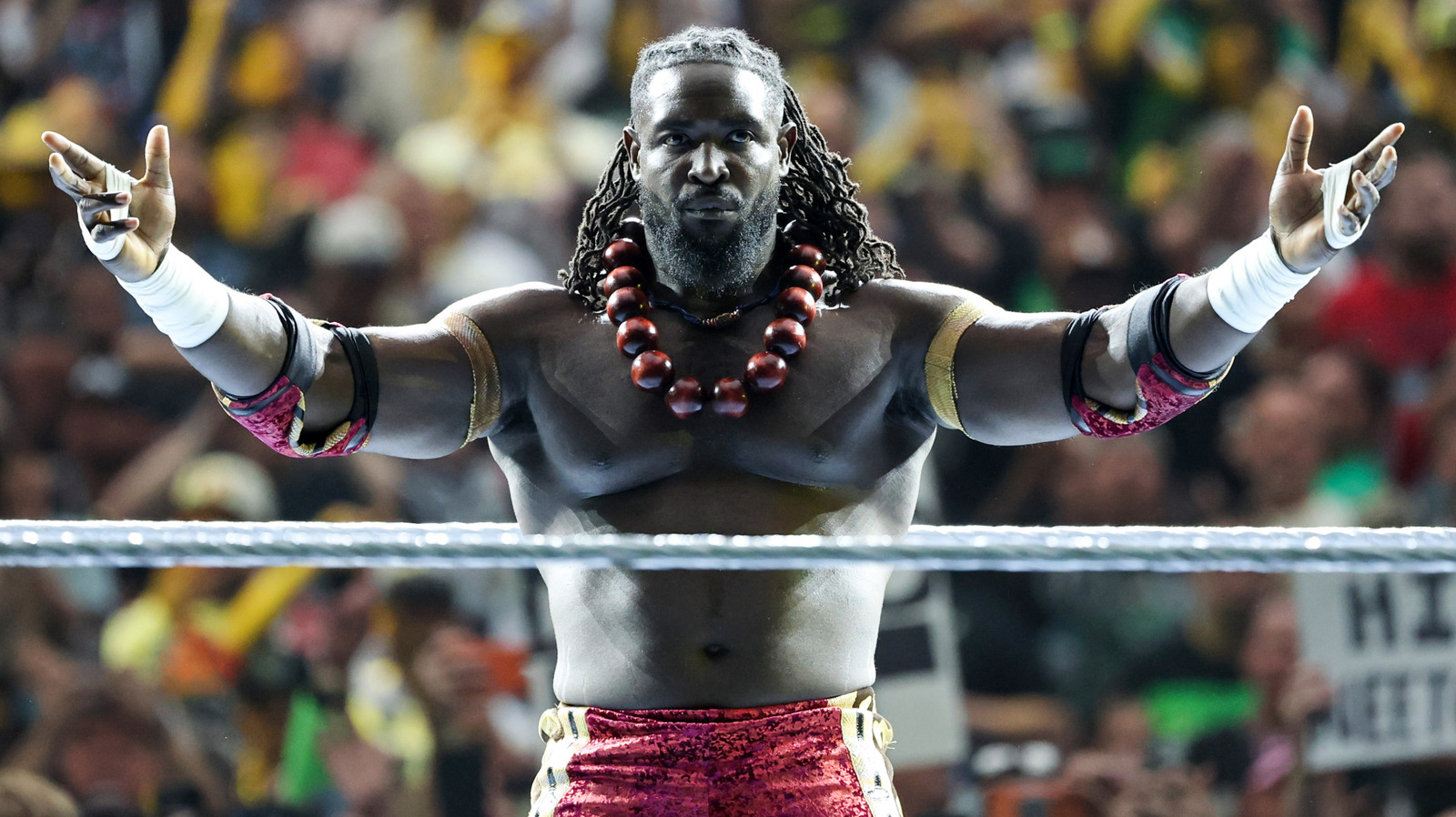 جدل حاد يحيط بقرار WWE بشأن أوبا فيمي ولقب ملك الحلبة في سمر سلام