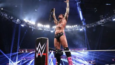 سي إم بانك يتحدث بصراحة عن مشاعره بعد تتويجه بلقب WWE في أعقاب راسلمينيا 42