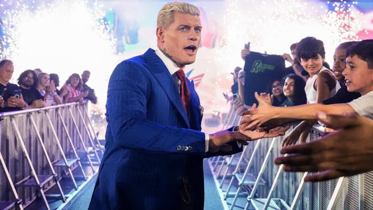 نجم WWE يتذكر: كيف جعل كودي رودز نفسه متاحًا للاتحادات المستقلة بعد مغادرته راو