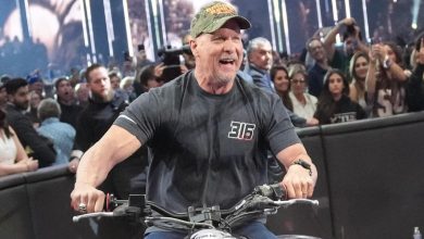 حادث مروع يضرب أسطورة WWE "ستون كولد" ستيف أوستن في سباقات الطرق الوعرة