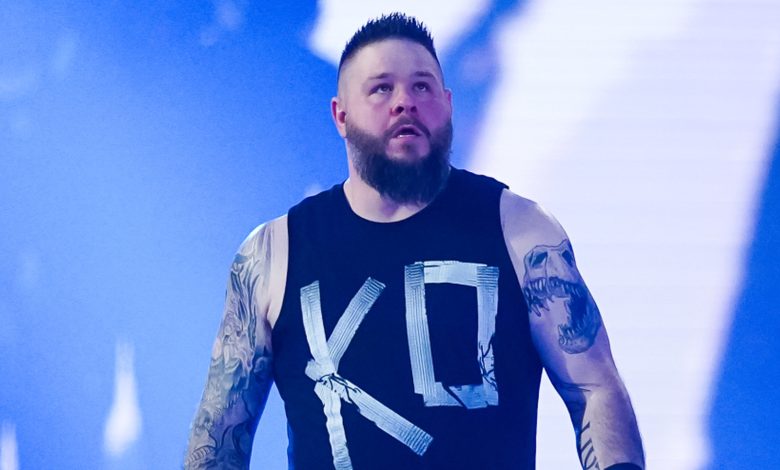 كيفن أوينز يتحدث عن تغير عقليته بعد عودته إلى حلبات WWE ومواجهة إليمنيشن تشامبر