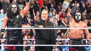 خطط مثيرة من WWE لإعادة بناء فئة الفرق الثنائية في عرض راو وسماكداون