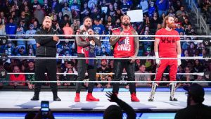 كواليس مثيرة: WWE ألغت اسماً لفريق شهير في عرض راو لهذا السبب