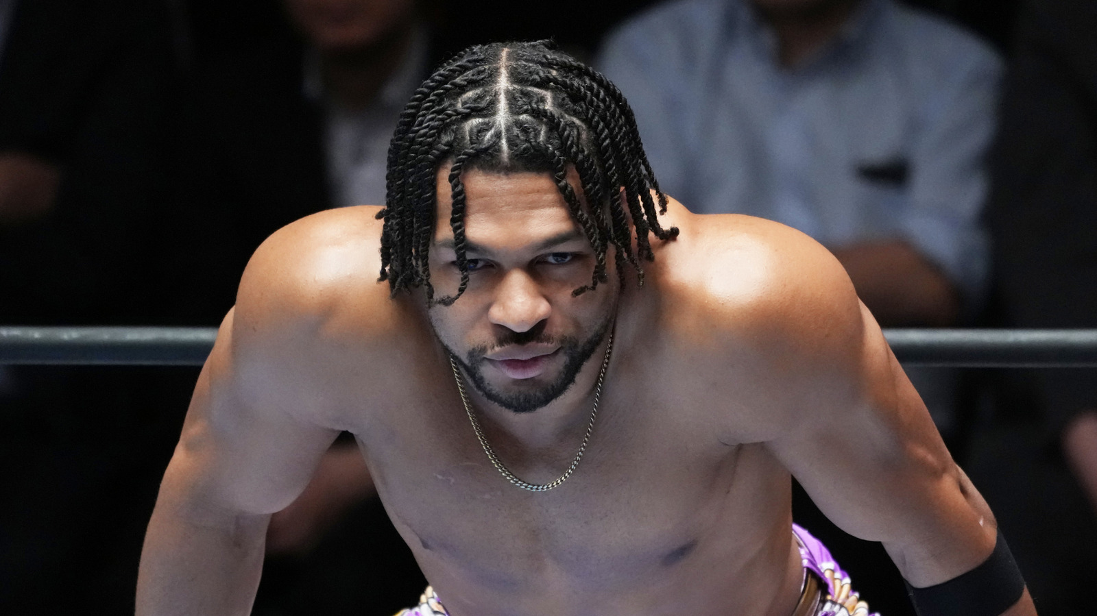 كيفن نايت يثبت جدارته في منافسة aew wwe ويكشف كواليس مواجهته التاريخية ضد كيني أوميجا