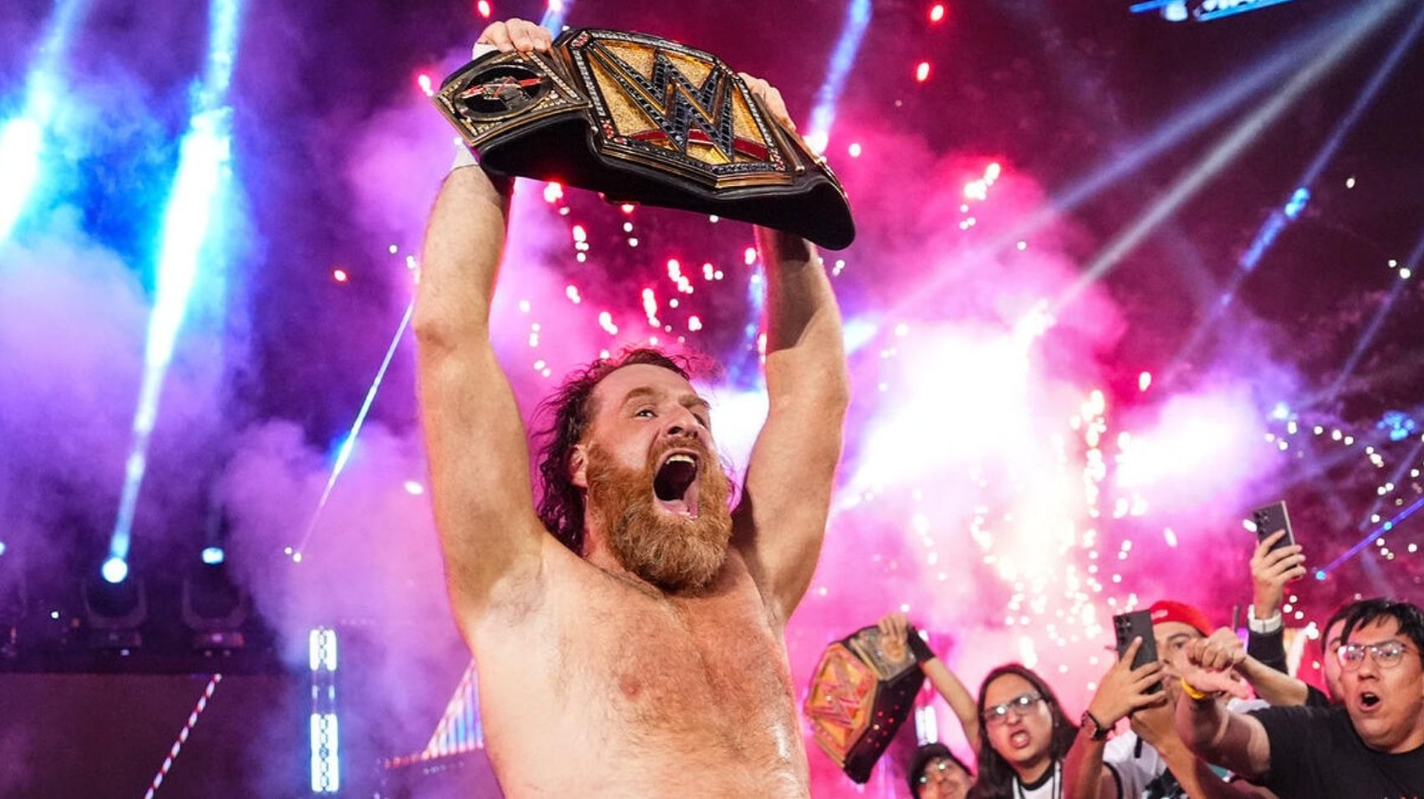 كواليس مثيرة وراء تتويج سامي زين بلقب WWE في سماكداون استعداداً لـ راسلمينيا