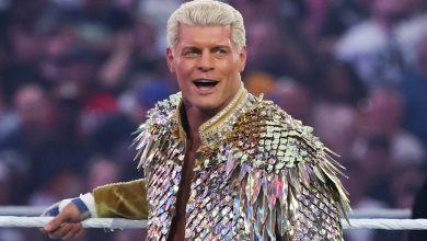 كودي رودز يفجر مفاجأة كبرى ويعلن توقيع عقد جديد طويل الأمد مع WWE حتى اعتزاله بعد ملحمة راسلمينيا