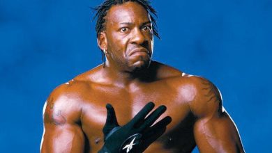 راندي أورتون): بوكر تي يكشف سر عدم مواجهته للمشاكل في كواليس WWE: آراء صر