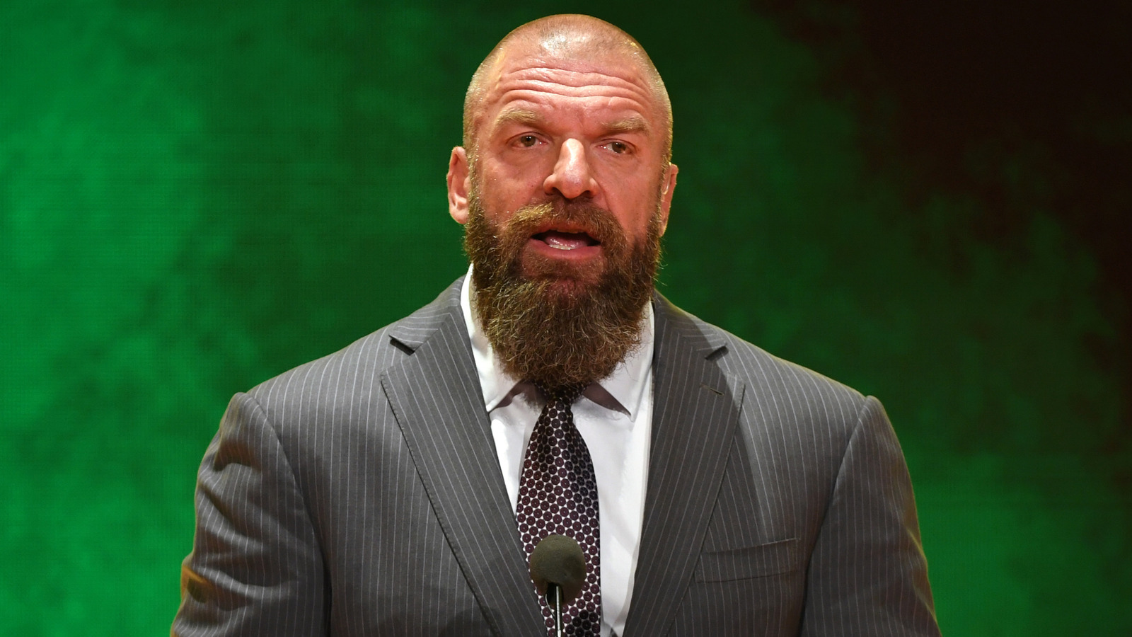 لماذا لا تستعجل WWE في الإعلان عن موعد عرض راسلمينيا 43 التاريخي؟